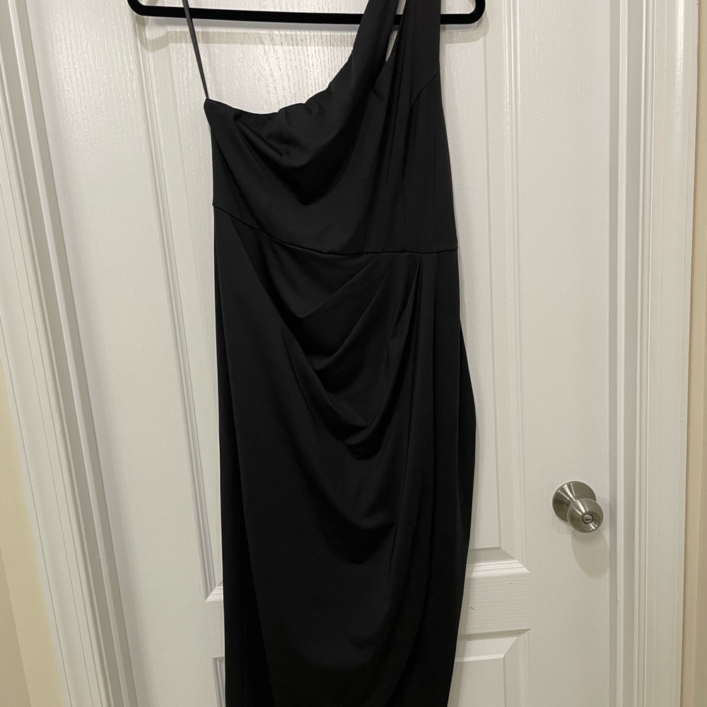 Chic One-Shoulder Black Dress
